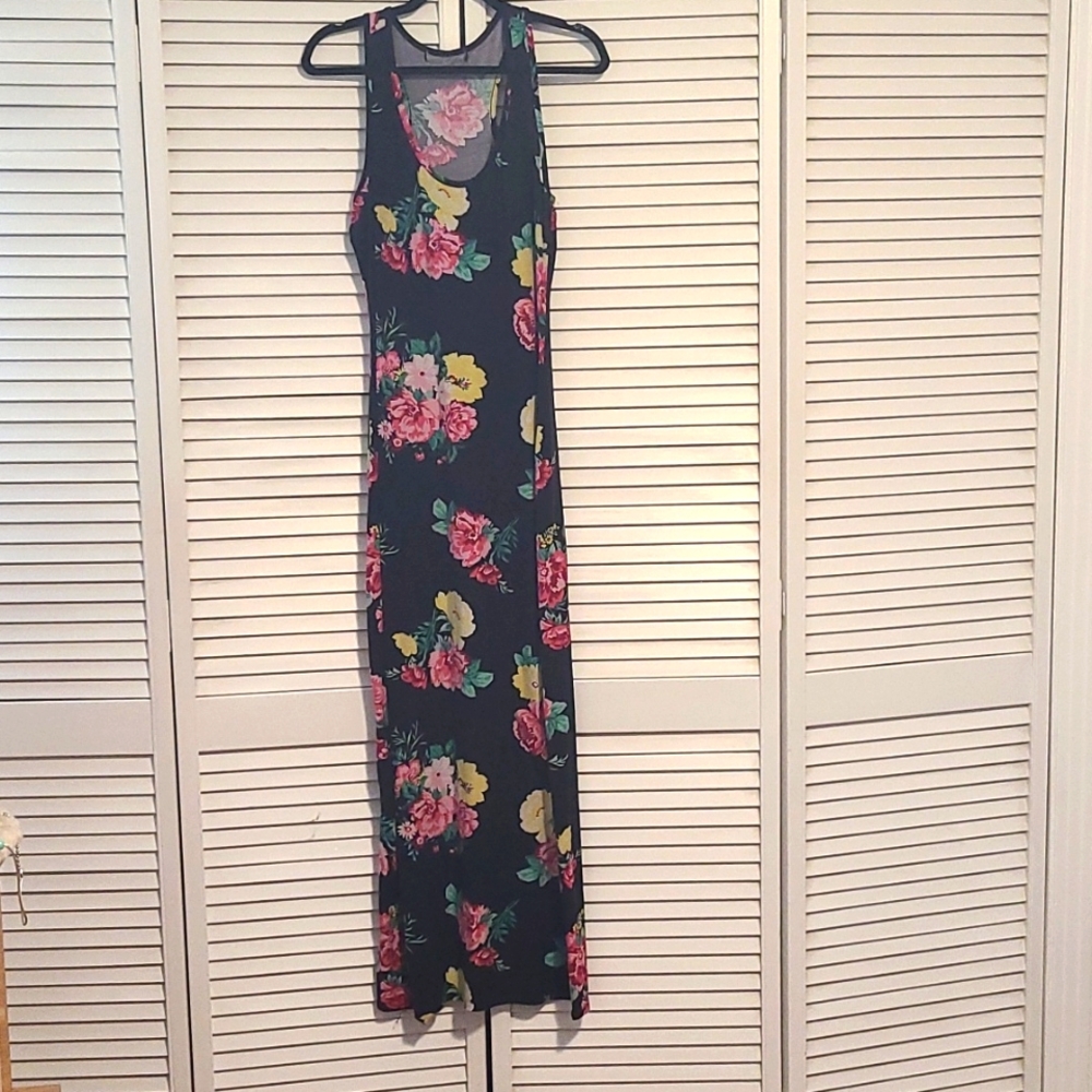 L / XL Black Floral Maxi Dress
